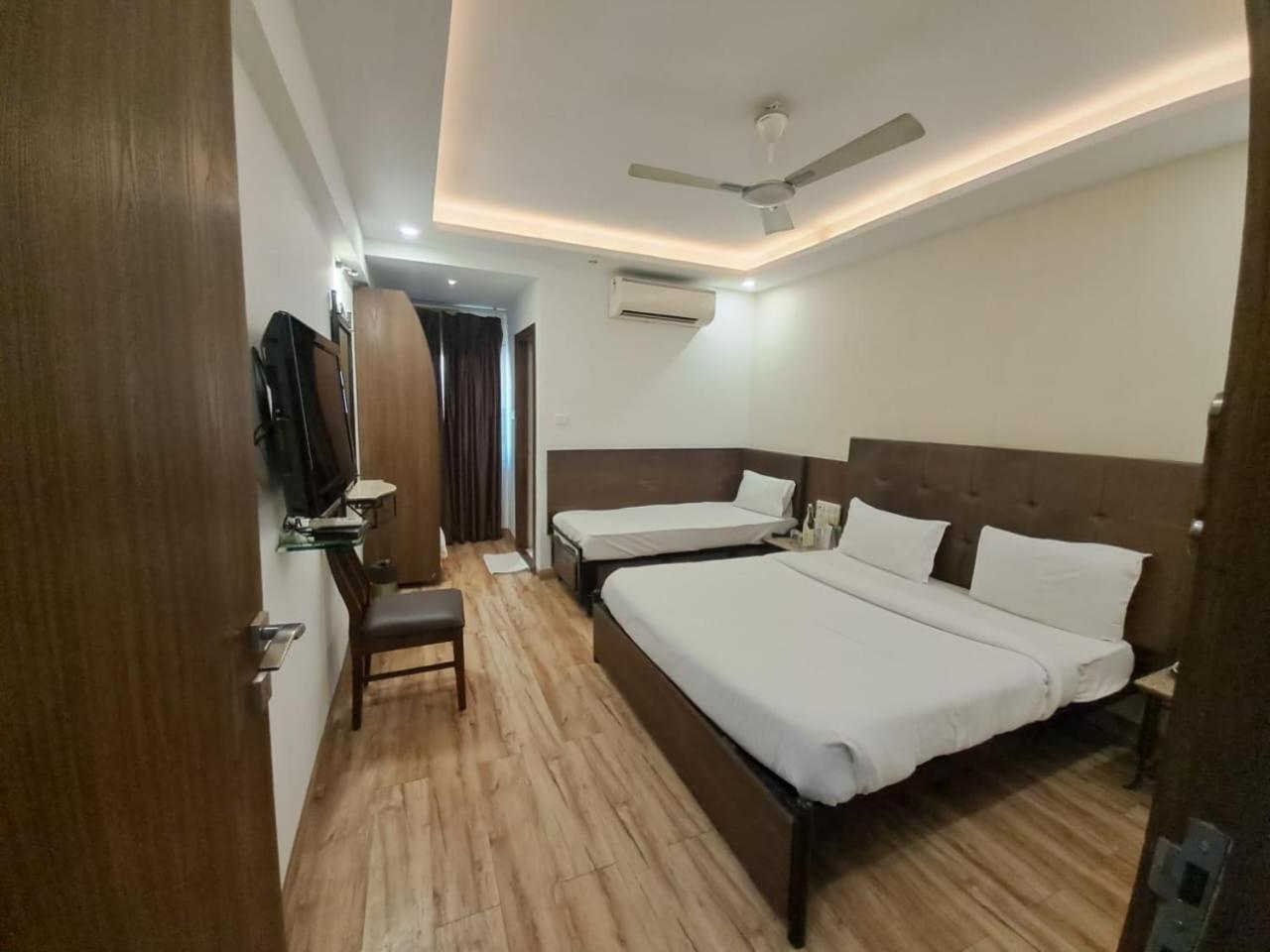 Alba Premier, Hotel *