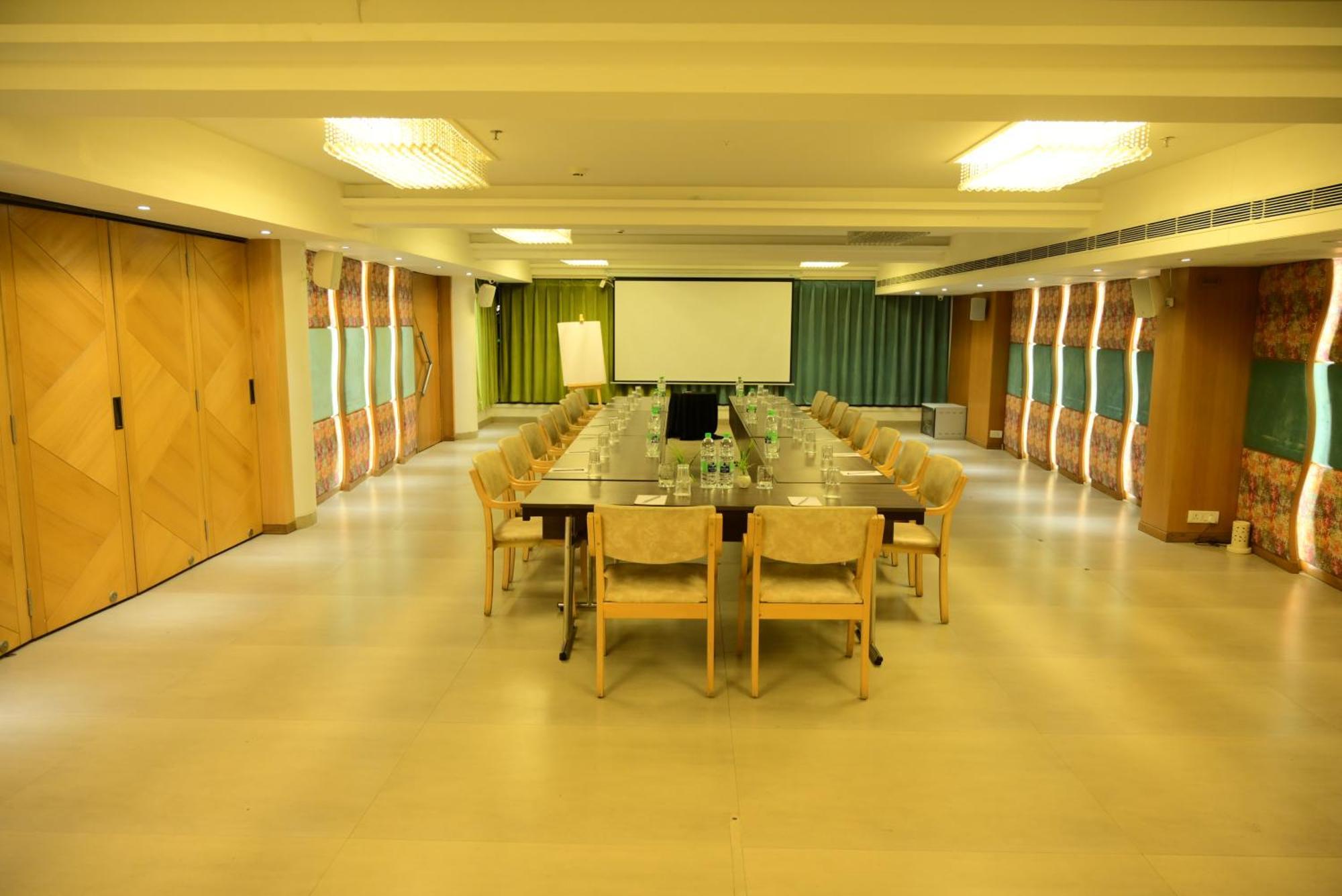 Hotel Alba Premier, Indore